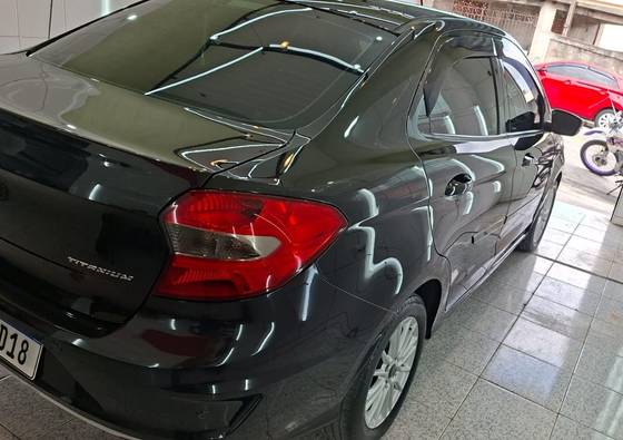 FORD KA 1.5 TI-VCT FLEX TITANIUM SEDAN AUTOMÁTICO